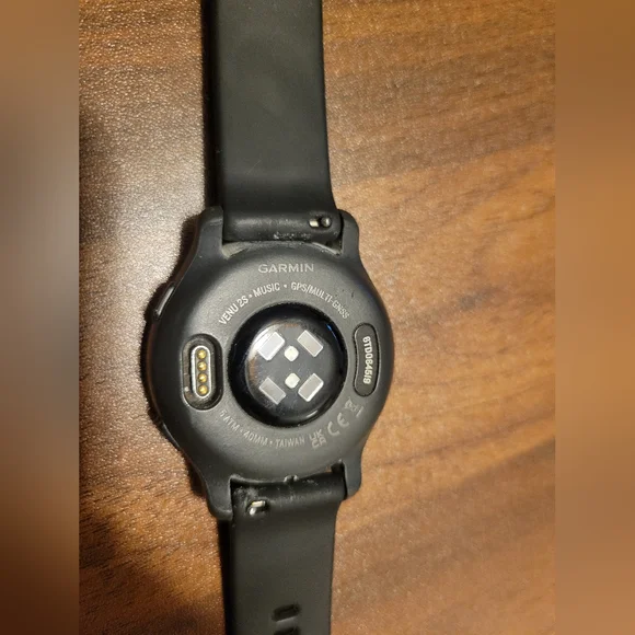 Garmin Venu 2s Smartwatch with Extra Watch Bands - Picture 5 of 10